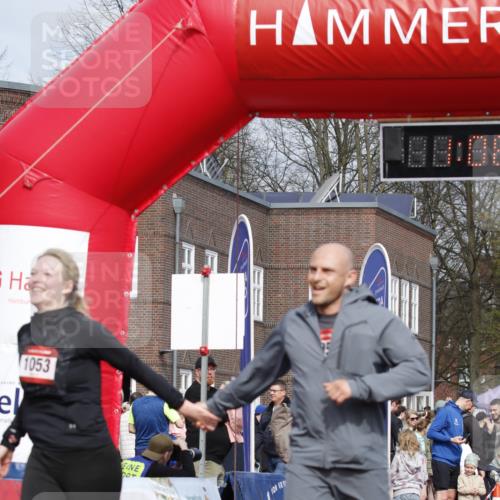 13.04.2025 - Hammer Lauf A. Gomolzig http://msf.ph/oto/7643144 13.04.2025 10:51:59 Ziel 1053, 1054 meine-sportfotos.de