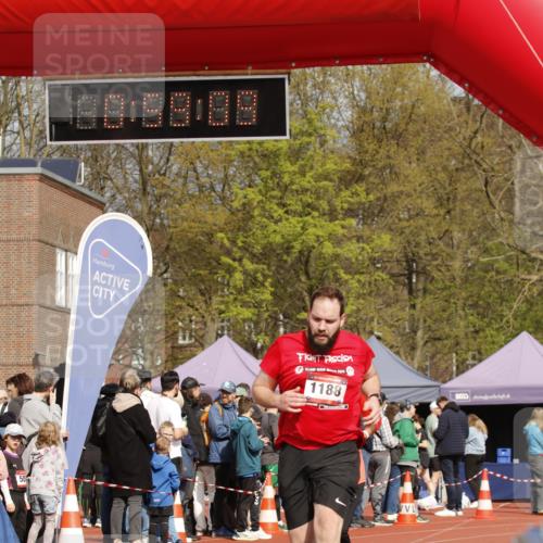 13.04.2025 - Hammer Lauf A. Gomolzig http://msf.ph/oto/7643800 13.04.2025 10:45:08 Ziel 331, 976, 1188 meine-sportfotos.de