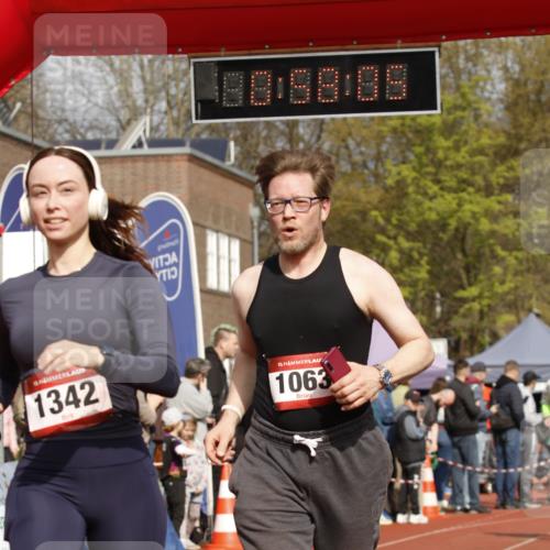 13.04.2025 - Hammer Lauf A. Gomolzig http://msf.ph/oto/7643937 13.04.2025 10:44:04 Ziel 157, 743, 1063, 1068, 1183, 1323, 1342, 1792 meine-sportfotos.de