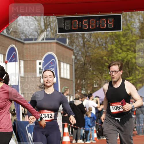 13.04.2025 - Hammer Lauf A. Gomolzig http://msf.ph/oto/7643938 13.04.2025 10:44:04 Ziel 157, 743, 1063, 1068, 1183, 1323, 1342, 1792 meine-sportfotos.de