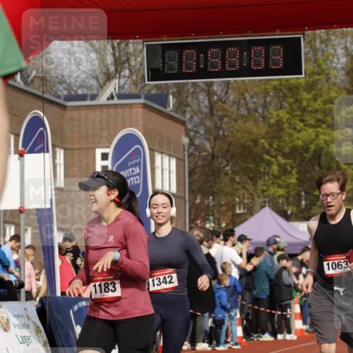 13.04.2025 - Hammer Lauf A. Gomolzig http://msf.ph/oto/7643942 13.04.2025 10:44:03 Ziel 157, 743, 1063, 1068, 1183, 1323, 1342, 1792 meine-sportfotos.de