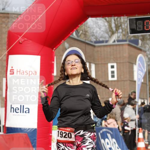 13.04.2025 - Hammer Lauf A. Gomolzig http://msf.ph/oto/7643962 13.04.2025 10:43:48 Ziel 136, 146, 1920, 1968 meine-sportfotos.de