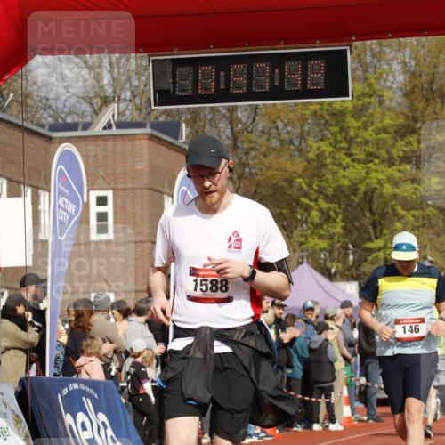 13.04.2025 - Hammer Lauf A. Gomolzig http://msf.ph/oto/7643996 13.04.2025 10:43:42 Ziel 136, 146, 460, 544, 965, 994, 1588, 1920, 1968 meine-sportfotos.de