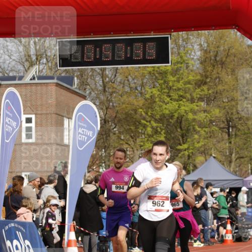 13.04.2025 - Hammer Lauf A. Gomolzig http://msf.ph/oto/7644023 13.04.2025 10:43:34 Ziel 159, 460, 544, 962, 965, 994, 1805, 1956 meine-sportfotos.de