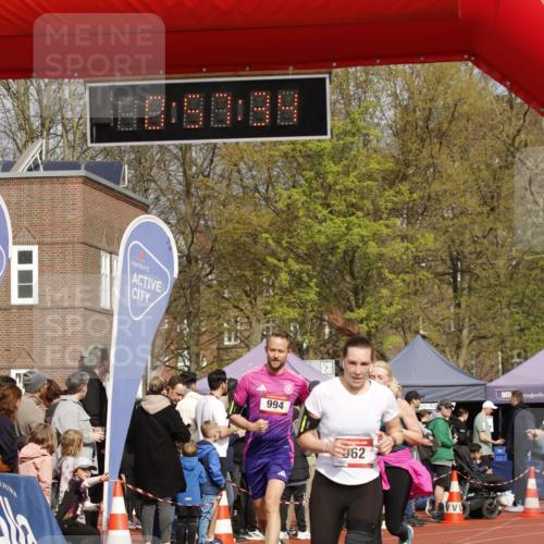 13.04.2025 - Hammer Lauf A. Gomolzig http://msf.ph/oto/7644026 13.04.2025 10:43:34 Ziel 159, 460, 544, 962, 965, 994, 1805, 1956 meine-sportfotos.de