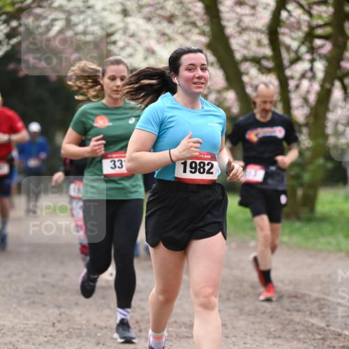 13.04.2025 - Hammer Lauf Dr. Thomas Lammeyer http://msf.ph/oto/7644065 13.04.2025 10:13:32 Laufen 33, 1982 meine-sportfotos.de