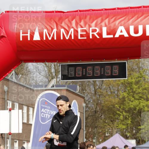 13.04.2025 - Hammer Lauf A. Gomolzig http://msf.ph/oto/7644391 13.04.2025 10:39:33 Ziel 449, 646, 904 meine-sportfotos.de