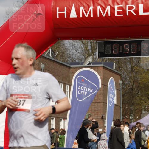 13.04.2025 - Hammer Lauf A. Gomolzig http://msf.ph/oto/7644407 13.04.2025 10:39:24 Ziel 387, 646, 904, 1799 meine-sportfotos.de