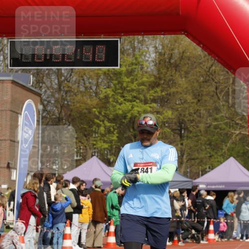 13.04.2025 - Hammer Lauf A. Gomolzig http://msf.ph/oto/7644472 13.04.2025 10:38:39 Ziel 1841 meine-sportfotos.de