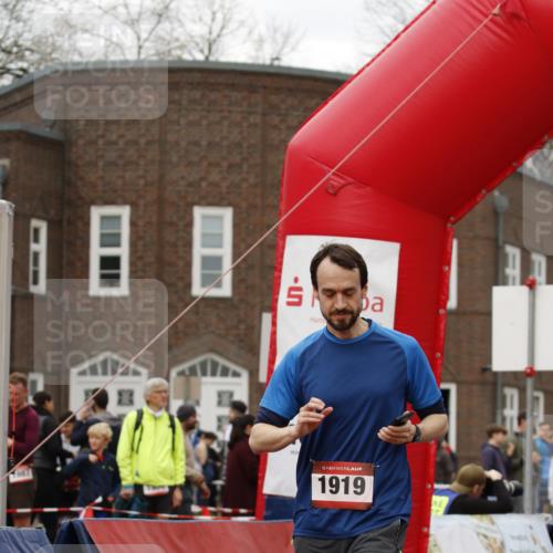 13.04.2025 - Hammer Lauf A. Gomolzig http://msf.ph/oto/7645210 13.04.2025 10:33:17 Ziel 105, 158, 357, 1919 meine-sportfotos.de
