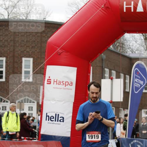 13.04.2025 - Hammer Lauf A. Gomolzig http://msf.ph/oto/7645215 13.04.2025 10:33:17 Ziel 105, 158, 357, 1919 meine-sportfotos.de