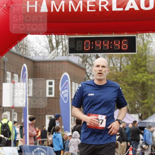 13.04.2025 - Hammer Lauf A. Gomolzig http://msf.ph/oto/7645516 13.04.2025 10:30:45 Ziel 1797 meine-sportfotos.de