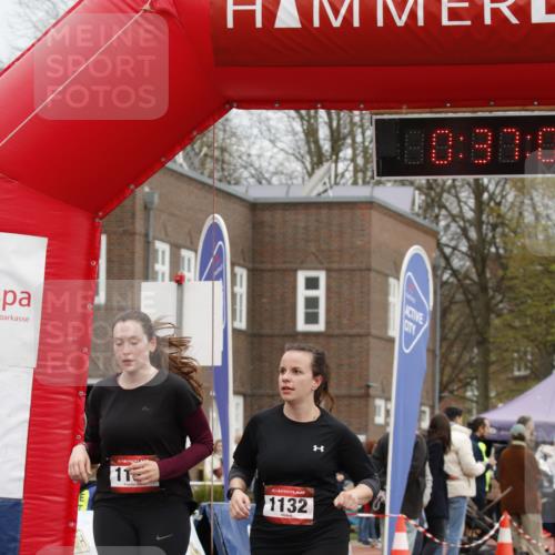 13.04.2025 - Hammer Lauf A. Gomolzig http://msf.ph/oto/7646407 13.04.2025 10:23:00 Ziel 1131, 1132 meine-sportfotos.de