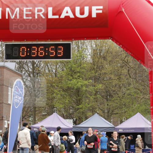 13.04.2025 - Hammer Lauf A. Gomolzig http://msf.ph/oto/7646430 13.04.2025 10:22:53 Ziel 1131, 1132 meine-sportfotos.de