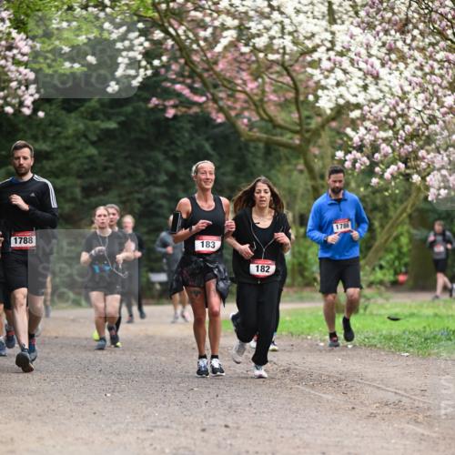 13.04.2025 - Hammer Lauf Dr. Thomas Lammeyer http://msf.ph/oto/7646467 13.04.2025 10:16:21 Laufen 1788, 183, 182, 1786 meine-sportfotos.de