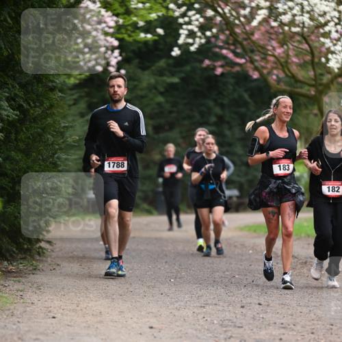 13.04.2025 - Hammer Lauf Dr. Thomas Lammeyer http://msf.ph/oto/7646497 13.04.2025 10:16:23 Laufen 1788, 183, 182 meine-sportfotos.de
