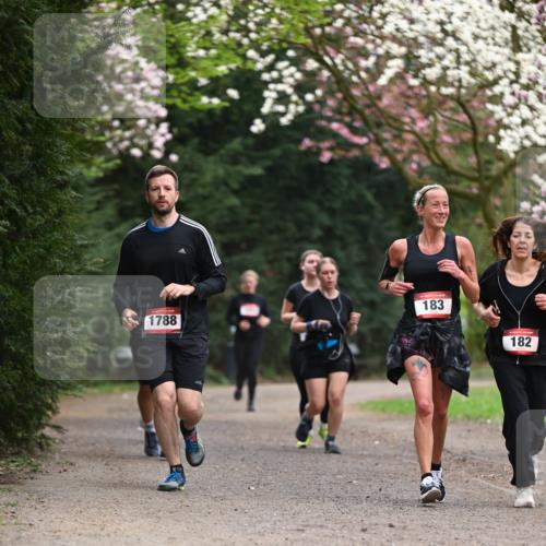 13.04.2025 - Hammer Lauf Dr. Thomas Lammeyer http://msf.ph/oto/7646503 13.04.2025 10:16:23 Laufen 1788, 183, 182 meine-sportfotos.de