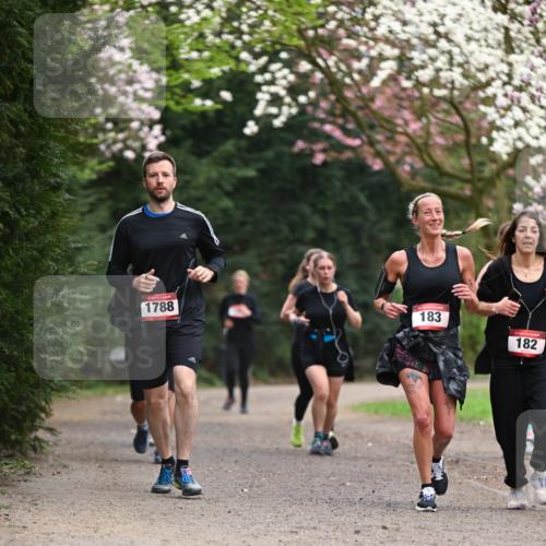 13.04.2025 - Hammer Lauf Dr. Thomas Lammeyer http://msf.ph/oto/7646506 13.04.2025 10:16:23 Laufen 1788, 183, 182 meine-sportfotos.de