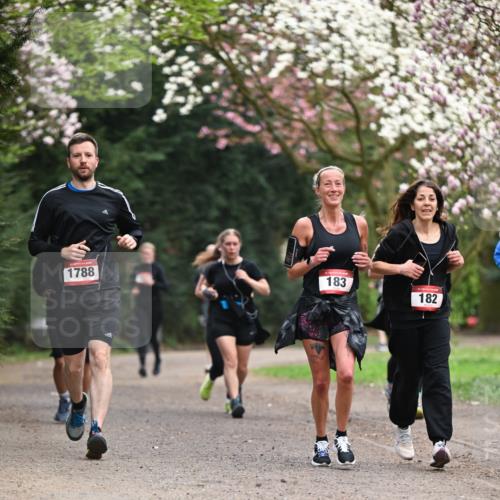 13.04.2025 - Hammer Lauf Dr. Thomas Lammeyer http://msf.ph/oto/7646509 13.04.2025 10:16:23 Laufen 1788, 183, 182 meine-sportfotos.de
