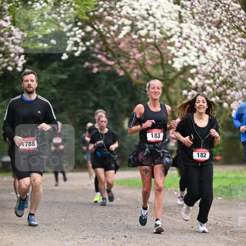 13.04.2025 - Hammer Lauf Dr. Thomas Lammeyer http://msf.ph/oto/7646513 13.04.2025 10:16:24 Laufen 788, 183, 182 meine-sportfotos.de
