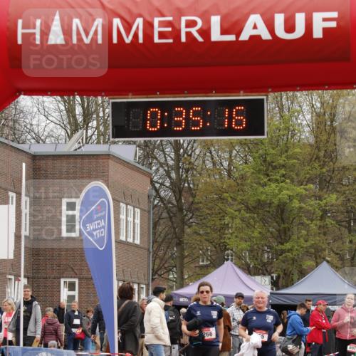 13.04.2025 - Hammer Lauf A. Gomolzig http://msf.ph/oto/7646550 13.04.2025 10:21:16 Ziel 265, 266, 1365 meine-sportfotos.de