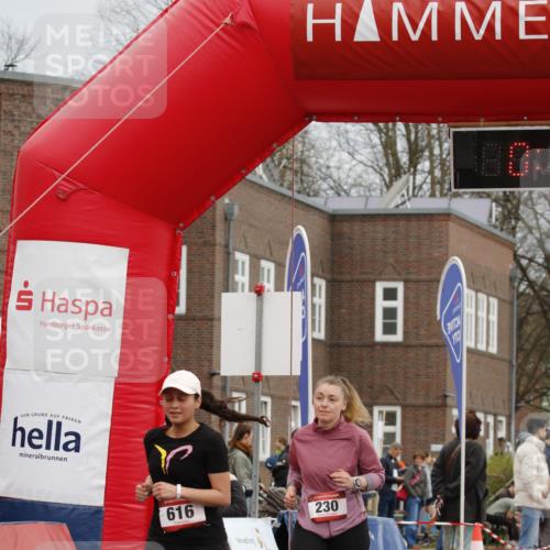 13.04.2025 - Hammer Lauf A. Gomolzig http://msf.ph/oto/7646934 13.04.2025 10:19:08 Ziel 230, 570, 616 meine-sportfotos.de
