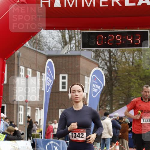 13.04.2025 - Hammer Lauf A. Gomolzig http://msf.ph/oto/7647716 13.04.2025 10:15:42 Ziel 323, 1323, 1342, 1836 meine-sportfotos.de