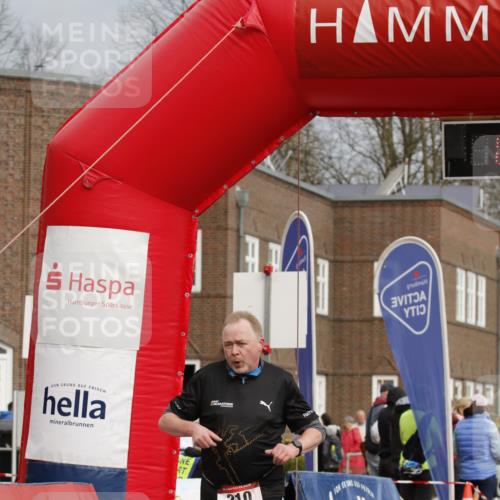 13.04.2025 - Hammer Lauf A. Gomolzig http://msf.ph/oto/7648485 13.04.2025 10:12:52 Ziel 210, 1718, 1796 meine-sportfotos.de
