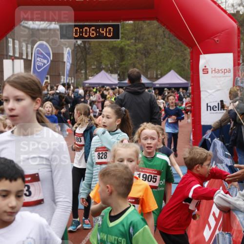 13.04.2025 - Hammer Lauf A. Gomolzig http://msf.ph/oto/7651145 13.04.2025 09:24:48 Ziel 788, 796, 845, 881, 893, 930, 1186, 1292, 1311, 1316, 1367, 1401, 1432, 1445, 1446, 1453, 1506, 1513, 1524, 1546, 1550, 1754, 1773, 1834 meine-sportfotos.de