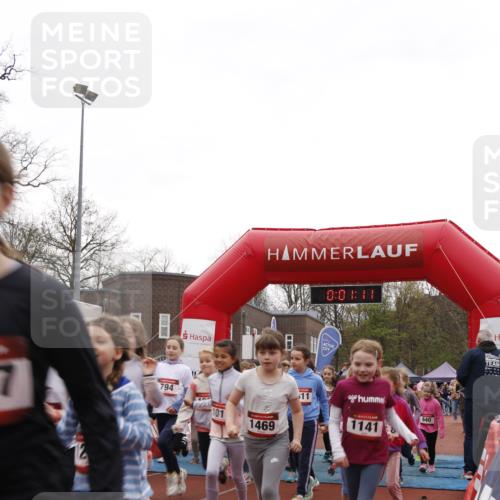 13.04.2025 - Hammer Lauf A. Gomolzig http://msf.ph/oto/7651410 13.04.2025 09:19:19 Ziel 402, 437, 542, 612, 640, 680, 775, 778, 788, 794, 795, 797, 798, 802, 803, 805, 808, 809, 810, 813, 816, 820, 836, 842, 846, 848, 854, 864, 865, 866, 867, 881, 886, 890, 893, 901, 919, 921, 934, 940, 941, 954, 957, 963, 964, 973, 1015, 1075, 1126, 1141, 1171, 1172, 1187, 1230, 1233, 1234, 1240, 1241, 1250 meine-sportfotos.de