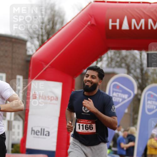 13.04.2025 - Hammer Lauf A. Gomolzig http://msf.ph/oto/7651971 13.04.2025 13:44:45 Ziel 1166, 1167 meine-sportfotos.de