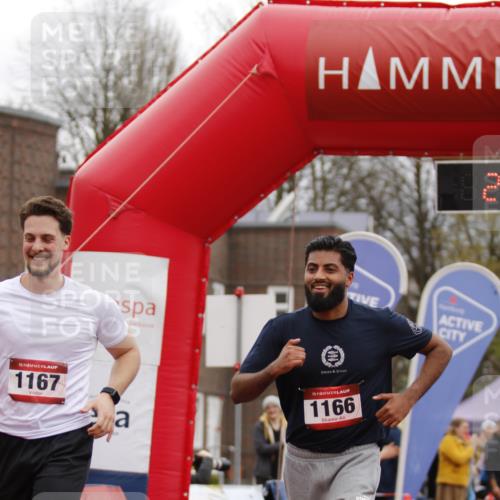 13.04.2025 - Hammer Lauf A. Gomolzig http://msf.ph/oto/7651977 13.04.2025 13:44:45 Ziel 1166, 1167 meine-sportfotos.de