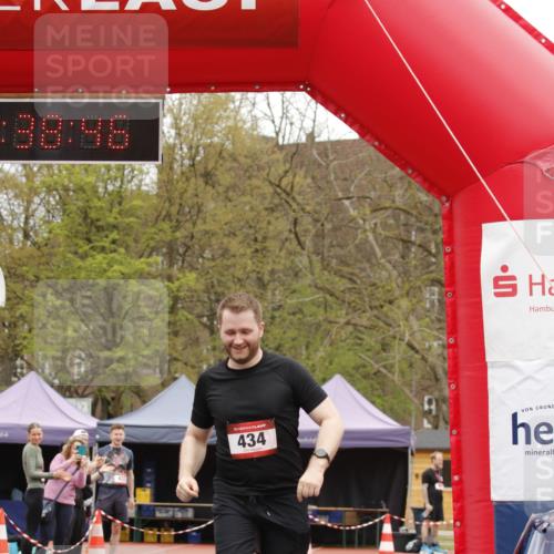 13.04.2025 - Hammer Lauf A. Gomolzig http://msf.ph/oto/7652042 13.04.2025 13:38:44 Ziel 434 meine-sportfotos.de