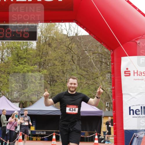13.04.2025 - Hammer Lauf A. Gomolzig http://msf.ph/oto/7652046 13.04.2025 13:38:44 Ziel 434 meine-sportfotos.de