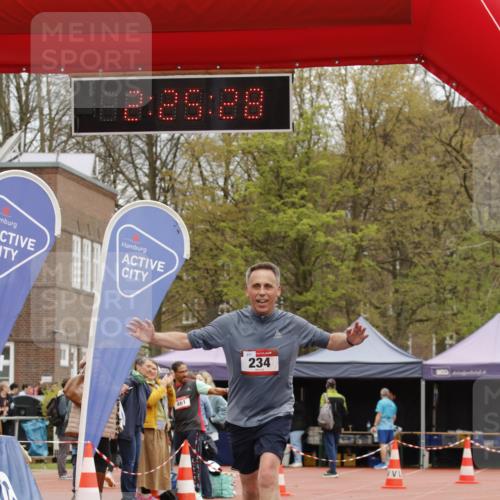 13.04.2025 - Hammer Lauf A. Gomolzig http://msf.ph/oto/7652265 13.04.2025 13:25:26 Ziel 234 meine-sportfotos.de