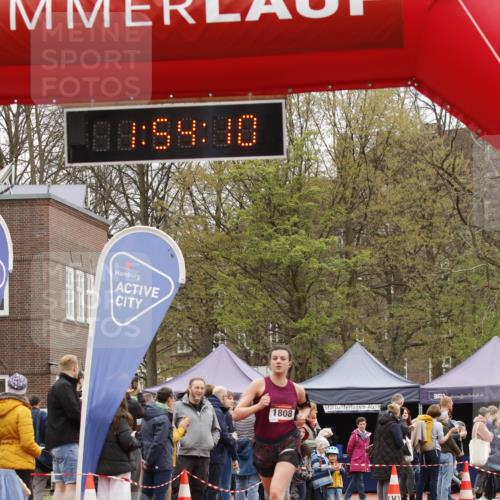 13.04.2025 - Hammer Lauf A. Gomolzig http://msf.ph/oto/7653636 13.04.2025 12:54:08 Ziel 384, 670, 1808 meine-sportfotos.de