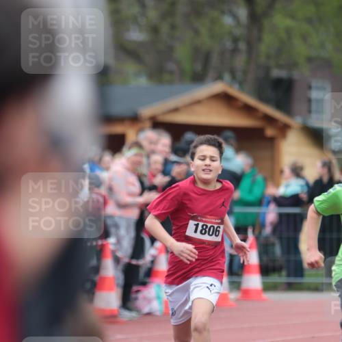 13.04.2025 - Hammer Lauf A. Gomolzig http://msf.ph/oto/7655350 13.04.2025 09:22:17 Ziel 458, 610, 1073, 1221, 1293, 1806 meine-sportfotos.de
