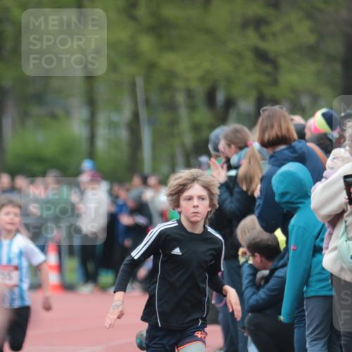 13.04.2025 - Hammer Lauf A. Gomolzig http://msf.ph/oto/7655518 13.04.2025 09:23:08 Ziel 424, 755, 790, 891, 1072, 1133, 1160, 1418, 1422, 1530, 1532, 1729, 1764, 1770, 1922 meine-sportfotos.de