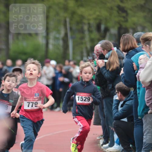 13.04.2025 - Hammer Lauf A. Gomolzig http://msf.ph/oto/7655552 13.04.2025 09:23:21 Ziel 508, 594, 700, 779, 861, 887, 925, 932, 1020, 1056, 1294, 1424, 1457, 1485, 1517, 1529, 1709 meine-sportfotos.de