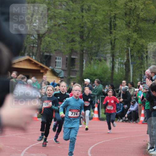 13.04.2025 - Hammer Lauf A. Gomolzig http://msf.ph/oto/7655671 13.04.2025 09:24:05 Ziel 358, 774, 811, 827, 869, 1291, 1370, 1415, 1480, 1493, 1512, 1523, 1535, 1823, 1856 meine-sportfotos.de
