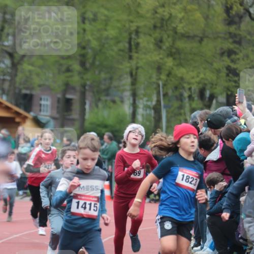 13.04.2025 - Hammer Lauf A. Gomolzig http://msf.ph/oto/7655695 13.04.2025 09:24:11 Ziel 358, 363, 370, 373, 811, 827, 847, 849, 869, 907, 1128, 1209, 1356, 1415, 1450, 1493, 1507, 1509, 1519, 1535, 1823, 1890 meine-sportfotos.de