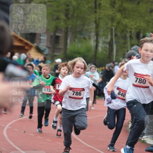 13.04.2025 - Hammer Lauf A. Gomolzig http://msf.ph/oto/7655739 13.04.2025 09:24:26 Ziel 780, 785, 786, 787, 793, 801, 825, 840, 877, 992, 1036, 1065, 1116, 1295, 1352, 1426, 1431, 1437, 1442, 1452, 1470, 1486, 1540, 1621, 1722, 1886, 1905 meine-sportfotos.de
