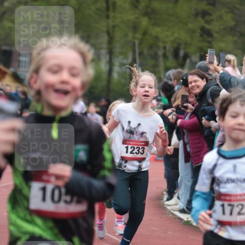 13.04.2025 - Hammer Lauf A. Gomolzig http://msf.ph/oto/7655820 13.04.2025 09:25:00 Ziel 437, 595, 775, 783, 846, 1058, 1233, 1234, 1252, 1408, 1410, 1411, 1427, 1440, 1454, 1455, 1522, 1750, 1842, 1914 meine-sportfotos.de