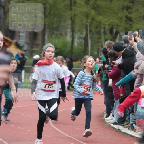 13.04.2025 - Hammer Lauf A. Gomolzig http://msf.ph/oto/7655833 13.04.2025 09:25:07 Ziel 478, 595, 696, 775, 808, 846, 919, 939, 1234, 1252, 1444, 1451, 1522, 1626, 1750, 1873, 1914 meine-sportfotos.de