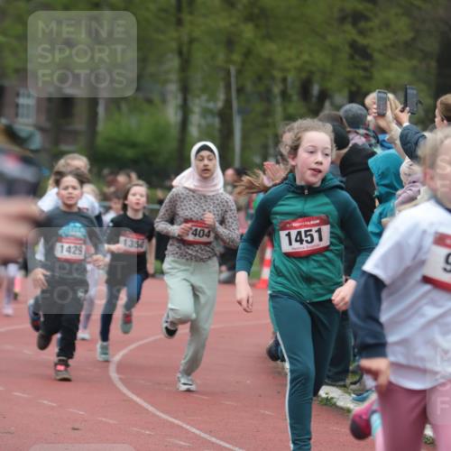 13.04.2025 - Hammer Lauf A. Gomolzig http://msf.ph/oto/7655849 13.04.2025 09:25:16 Ziel 716, 857, 878, 886, 939, 1210, 1230, 1241, 1350, 1404, 1429, 1434, 1451, 1462, 1518, 1624, 1882, 1885 meine-sportfotos.de