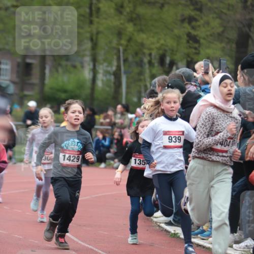 13.04.2025 - Hammer Lauf A. Gomolzig http://msf.ph/oto/7655853 13.04.2025 09:25:17 Ziel 716, 857, 878, 886, 939, 1210, 1230, 1241, 1350, 1404, 1429, 1434, 1462, 1518, 1624, 1882, 1885 meine-sportfotos.de