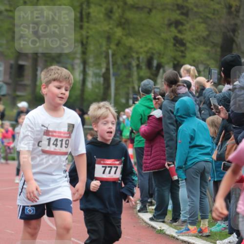 13.04.2025 - Hammer Lauf A. Gomolzig http://msf.ph/oto/7655912 13.04.2025 09:25:41 Ziel 542, 657, 777, 795, 816, 820, 866, 1141, 1172, 1419, 1421, 1425, 1536, 1547, 1918 meine-sportfotos.de