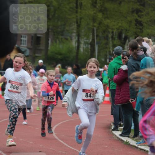 13.04.2025 - Hammer Lauf A. Gomolzig http://msf.ph/oto/7655931 13.04.2025 09:25:48 Ziel 402, 803, 809, 866, 901, 941, 1126, 1172, 1315, 1419, 1421, 1425, 1474, 1547, 1811, 1918 meine-sportfotos.de