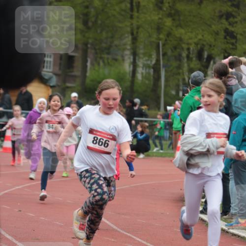 13.04.2025 - Hammer Lauf A. Gomolzig http://msf.ph/oto/7655933 13.04.2025 09:25:49 Ziel 402, 640, 803, 809, 866, 901, 941, 1126, 1172, 1315, 1419, 1421, 1425, 1474, 1547, 1811 meine-sportfotos.de