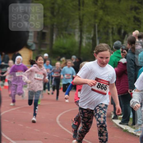 13.04.2025 - Hammer Lauf A. Gomolzig http://msf.ph/oto/7655935 13.04.2025 09:25:49 Ziel 402, 640, 803, 809, 866, 901, 941, 1126, 1172, 1315, 1419, 1421, 1425, 1474, 1547, 1811 meine-sportfotos.de